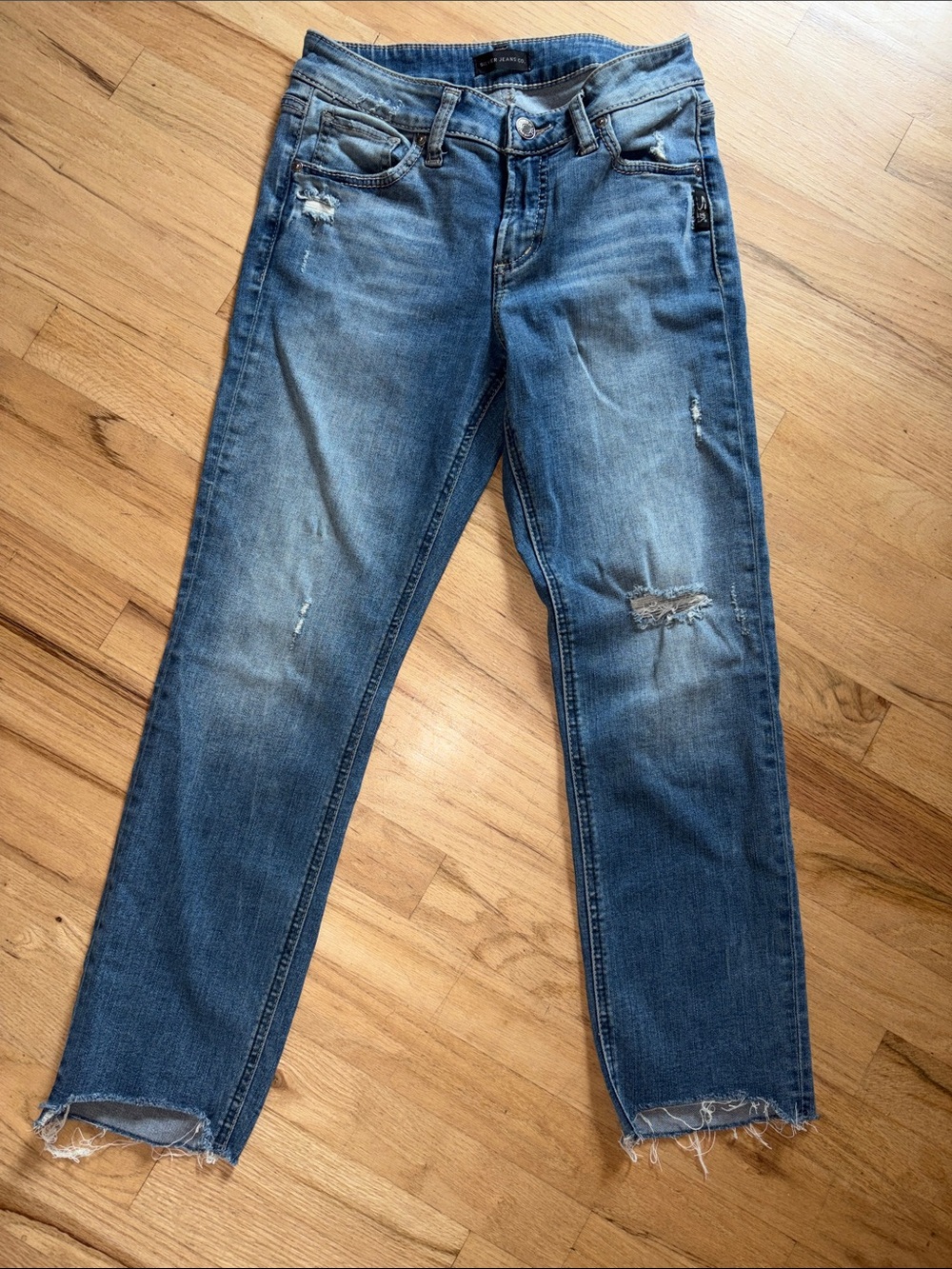 WoMen's Straight Fit Distressed Blue Jeans